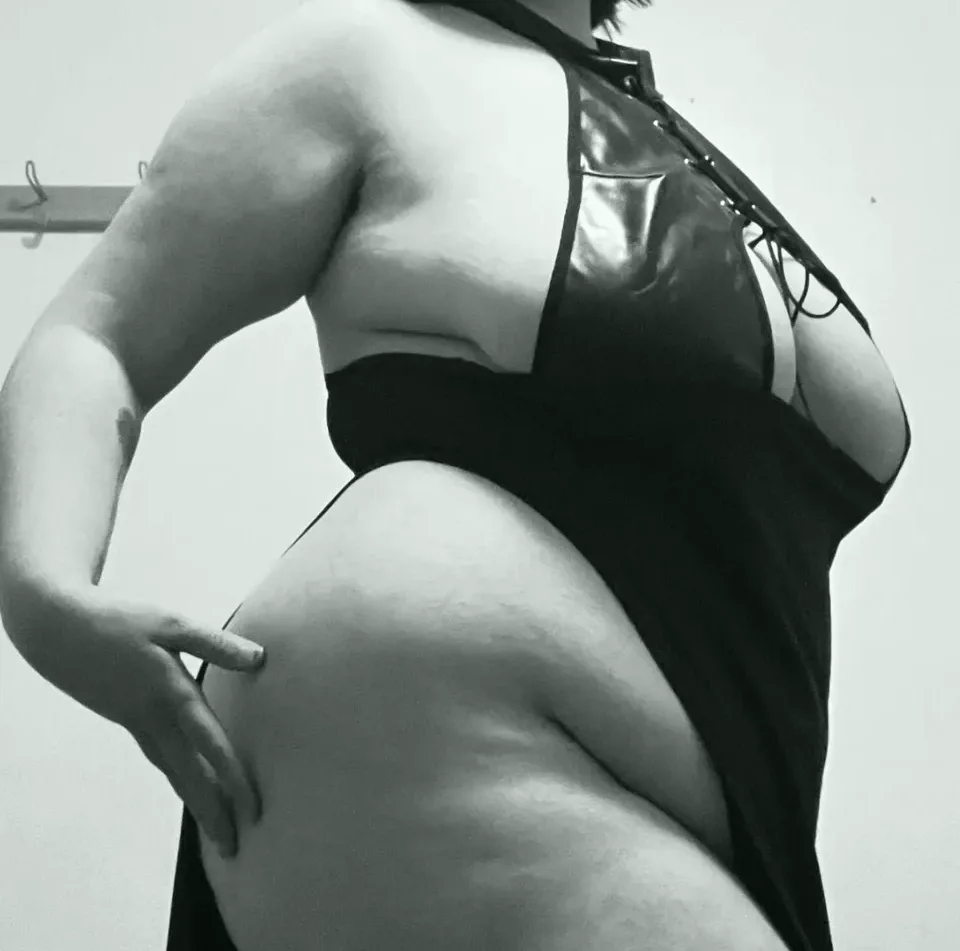 Caitlin, 30