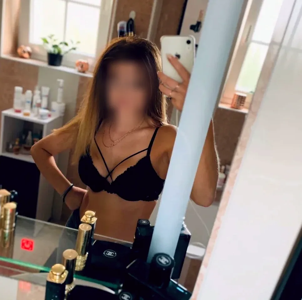 Charlotte, 23