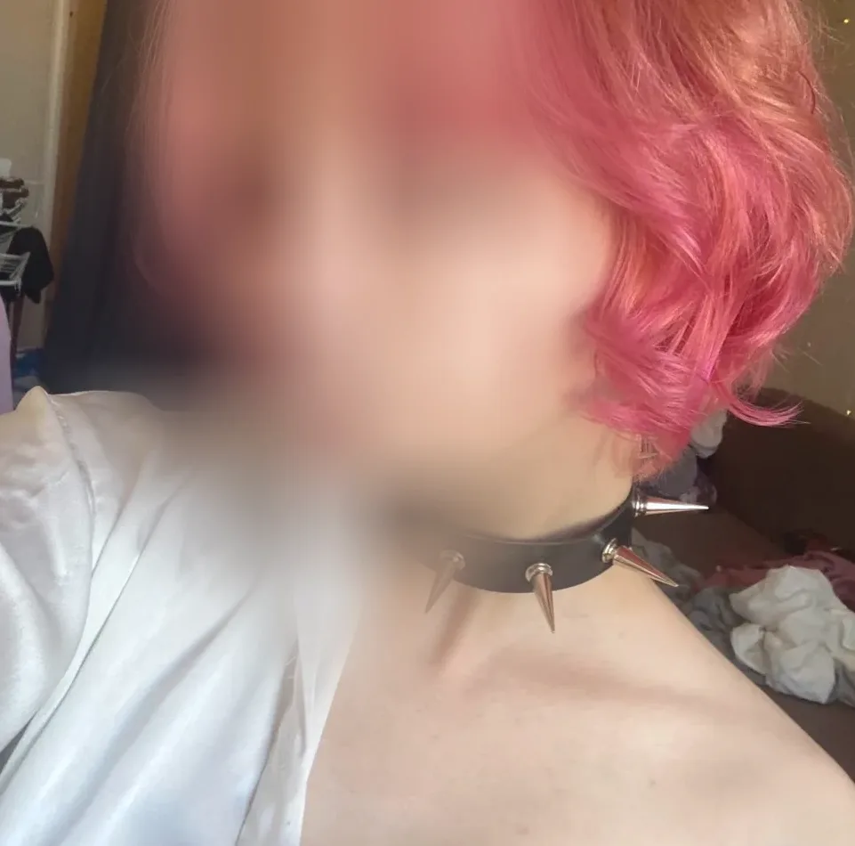 Emily, 19