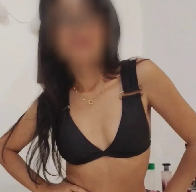 Holly, 29