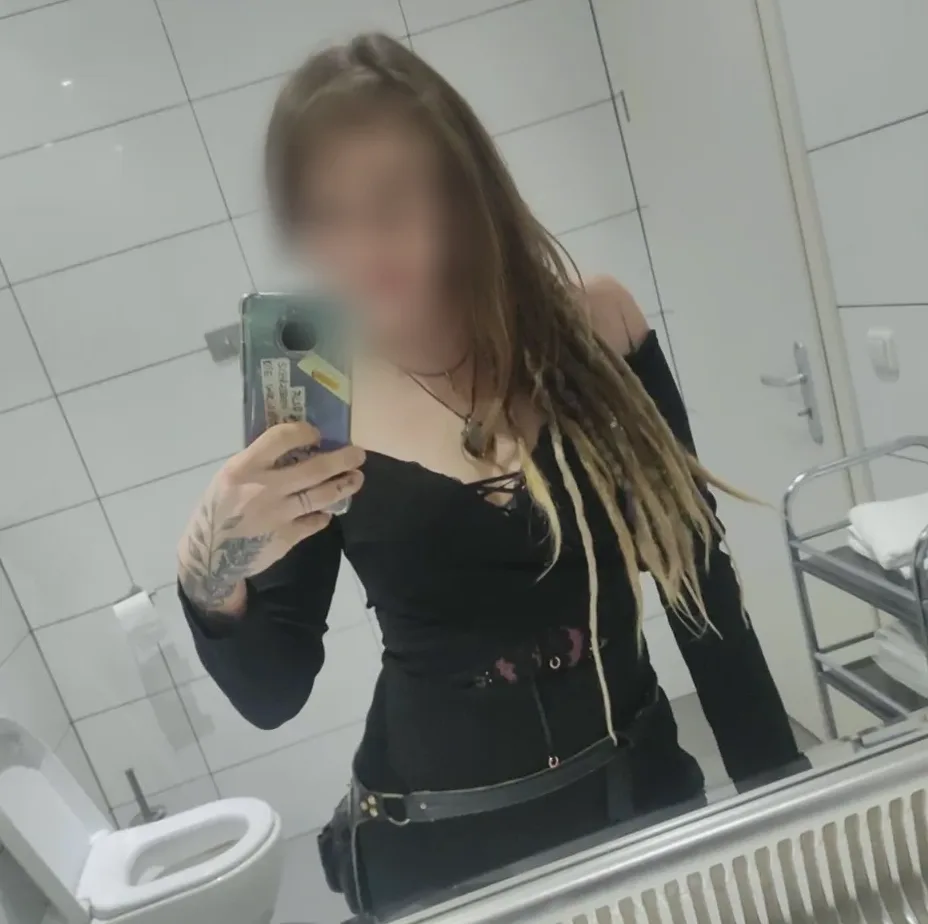 Jade, 30
