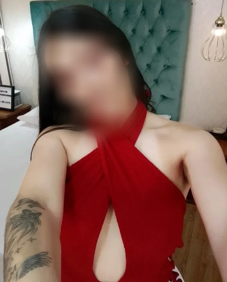Leila, 26
