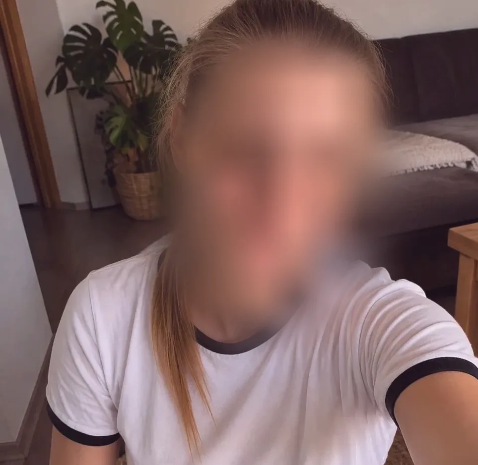 Sofia, 21