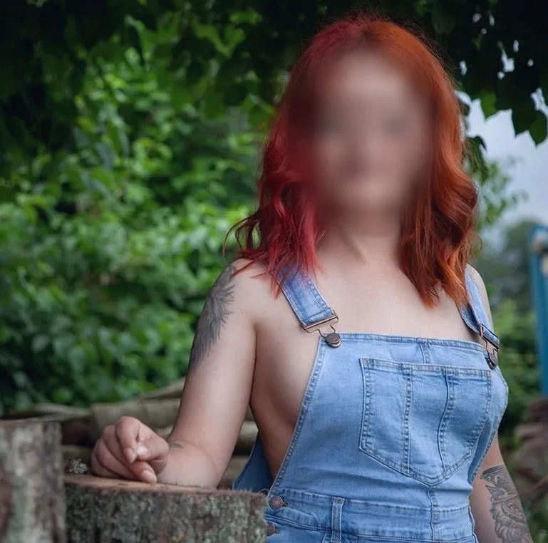 Sophie, 33